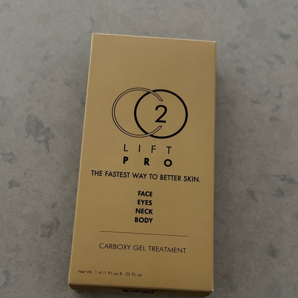 C2 Lift Pro Carboxy Gel Treatment - Beige Box